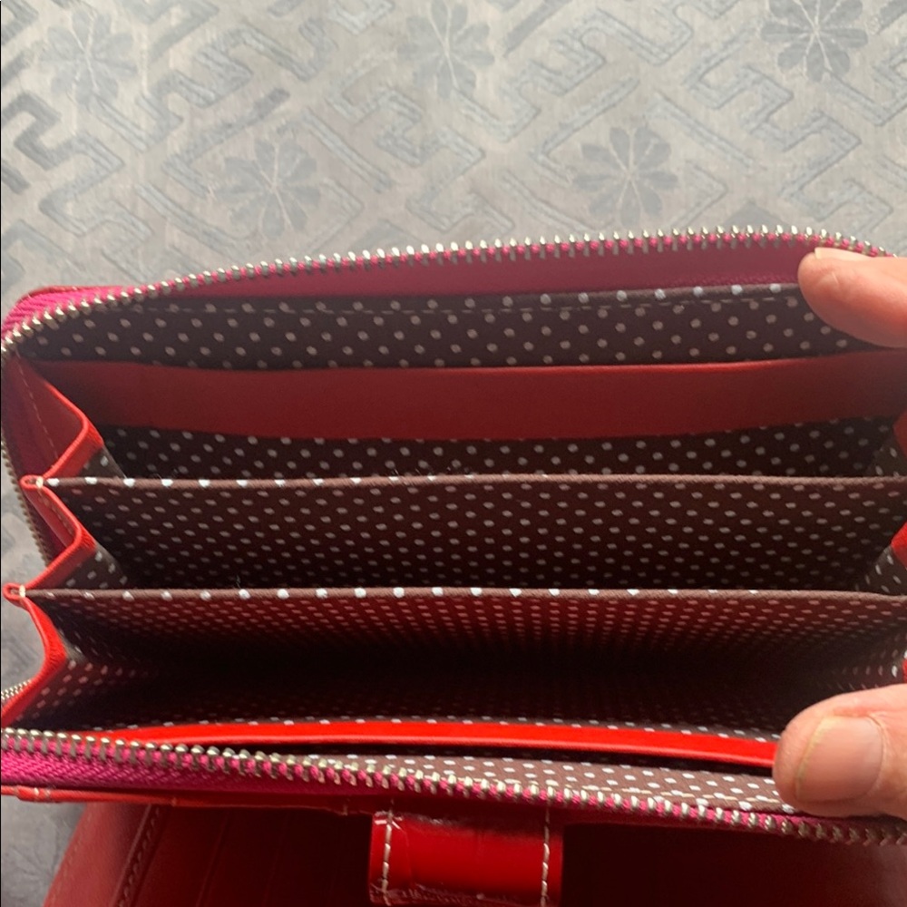 Elegant Red Crocodile-type Embossed Women's Wallet - Picture 4 of 6